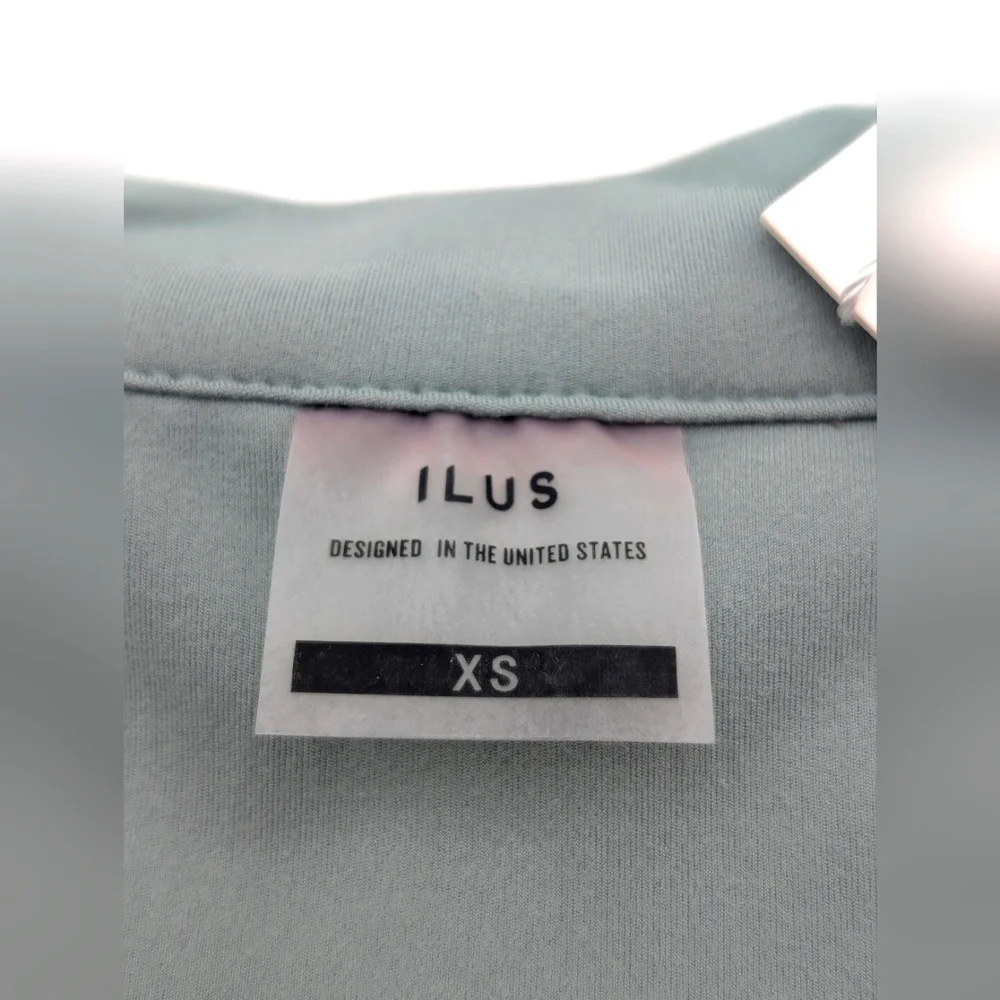 NWT ILUS Essential  Size XS Sea Foam High Neck Crop Top Front Zip It All In Bra - Picture 14 of 17